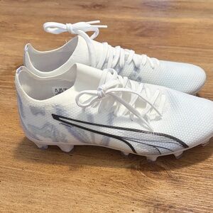 Puma Ultra FG soccer cleats in women's US size 7